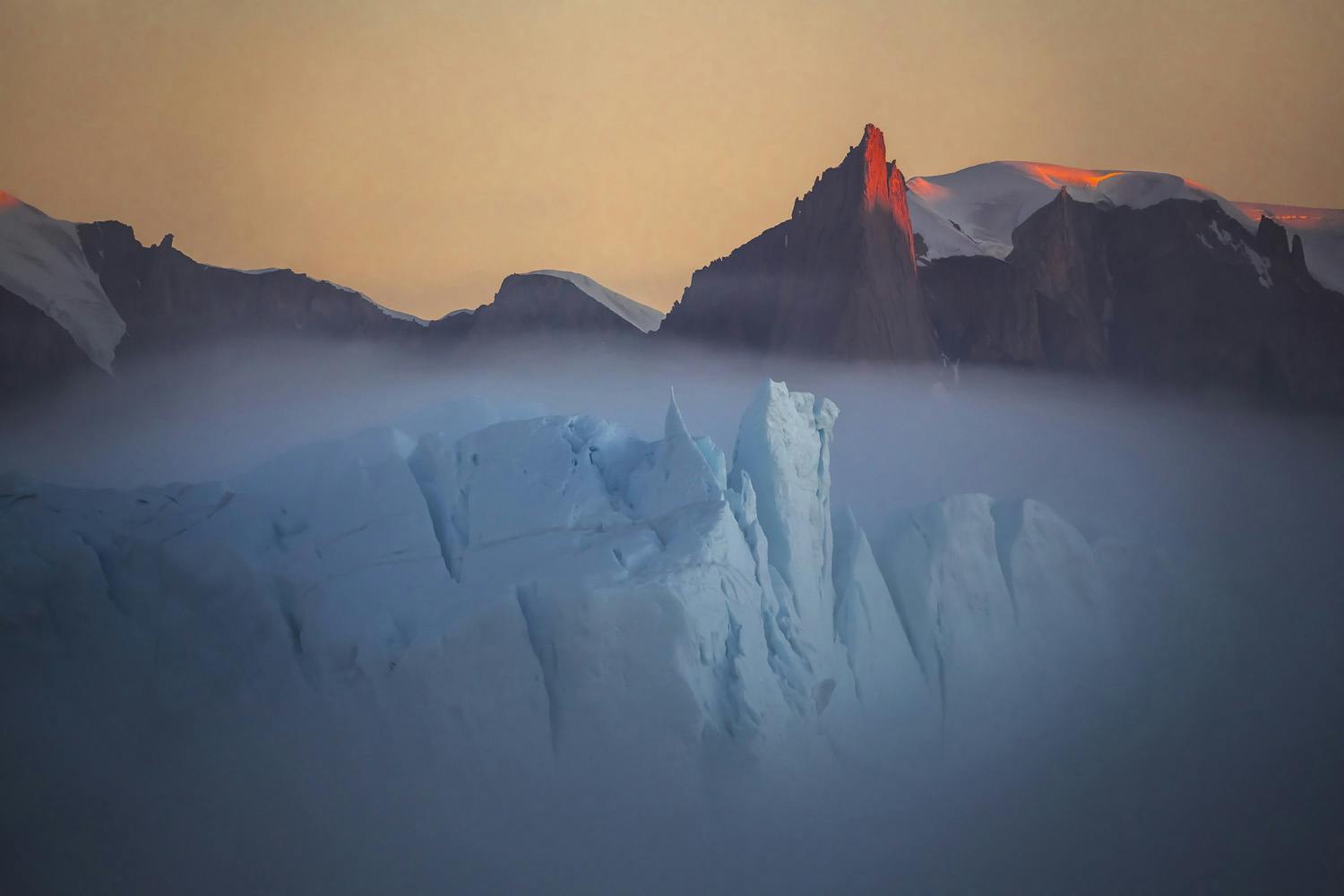 3 tpoty 2020 win3 valekseev E2p667JAEUwwbYQ3 auringonlasku jäätikkö Travel Photographer of the Year
